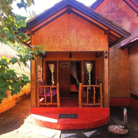 Kampung Meno Bungalows Gili Meno Exterior photo