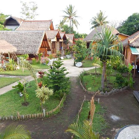 Kampung Meno Bungalows Gili Meno Exterior photo