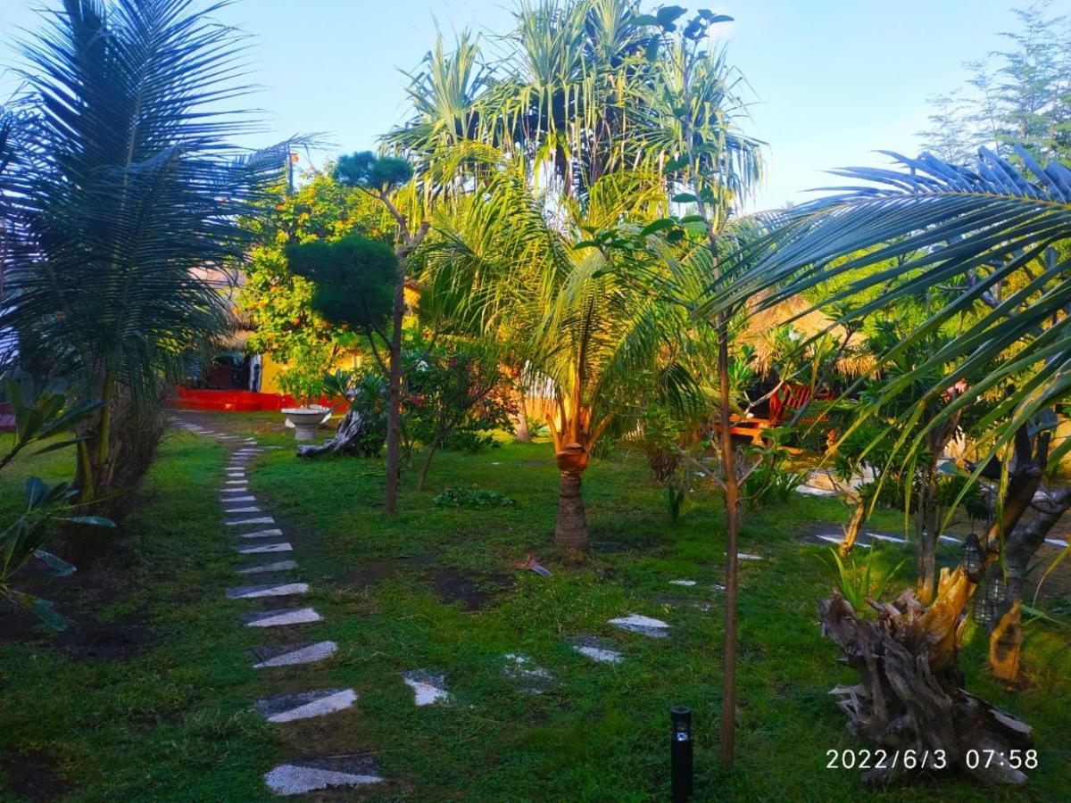 Kampung Meno Bungalows Gili Meno Exterior photo