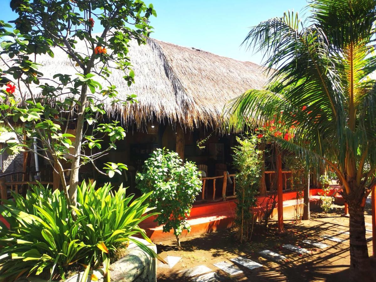 Kampung Meno Bungalows Gili Meno Exterior photo