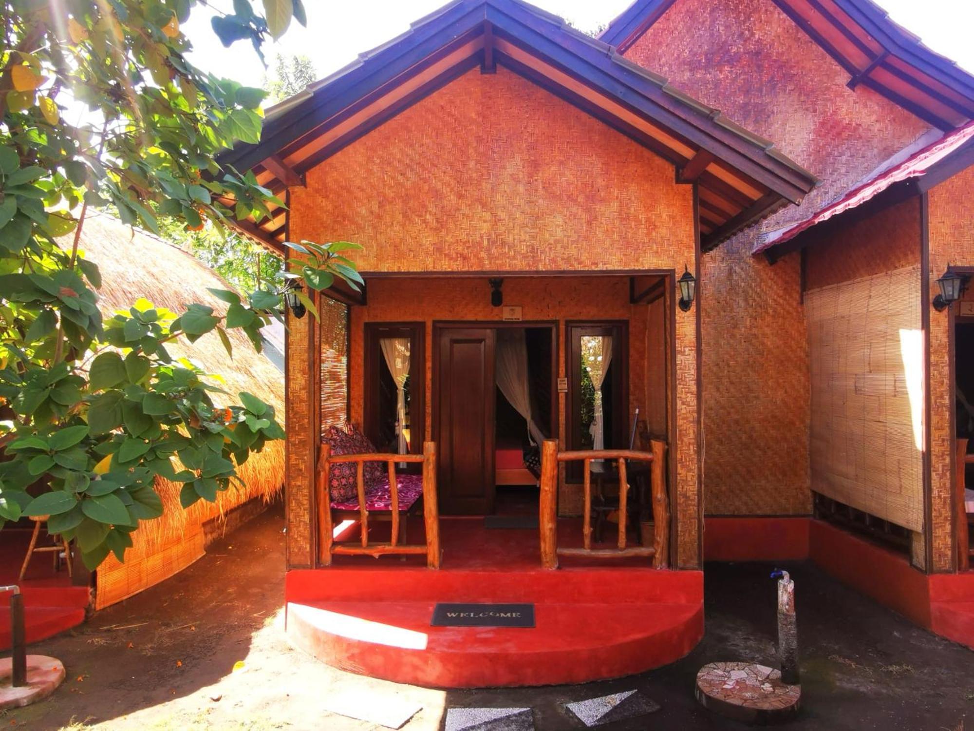Kampung Meno Bungalows Gili Meno Exterior photo