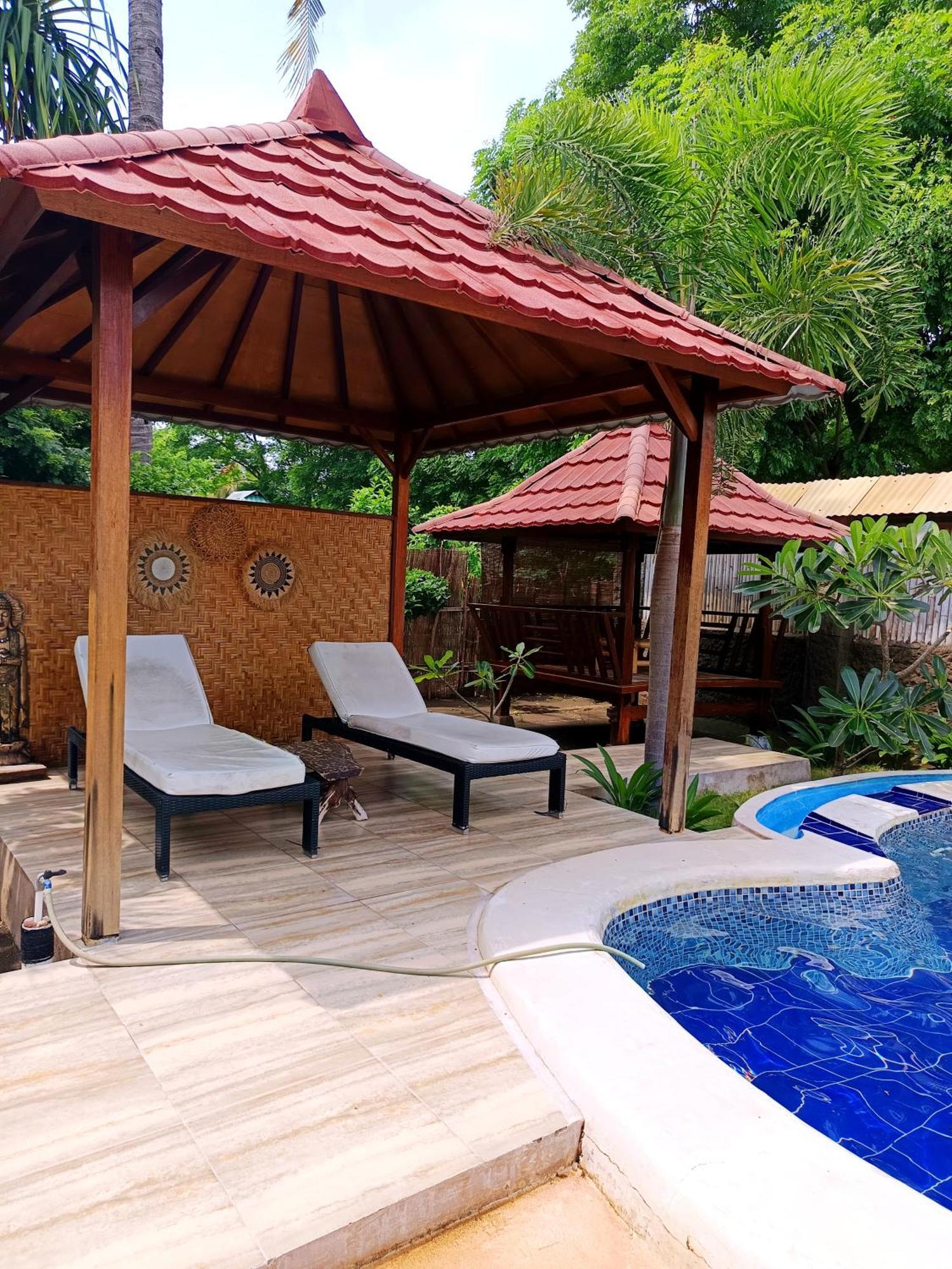 Kampung Meno Bungalows Gili Meno Exterior photo