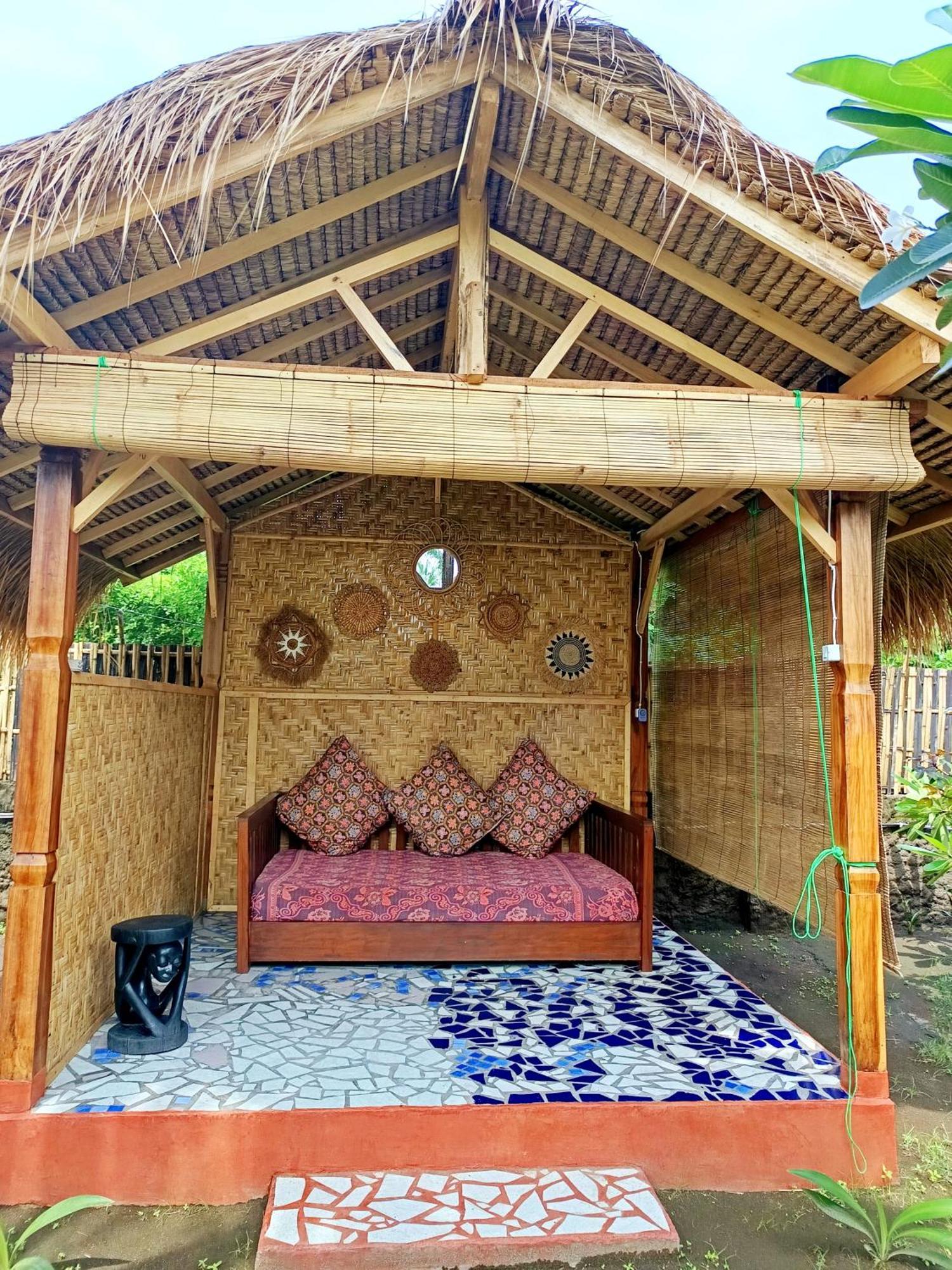 Kampung Meno Bungalows Gili Meno Exterior photo