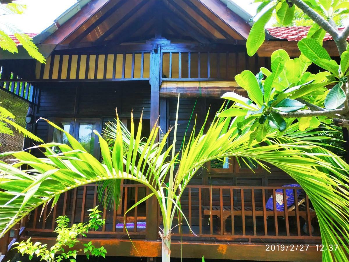 Kampung Meno Bungalows Gili Meno Exterior photo